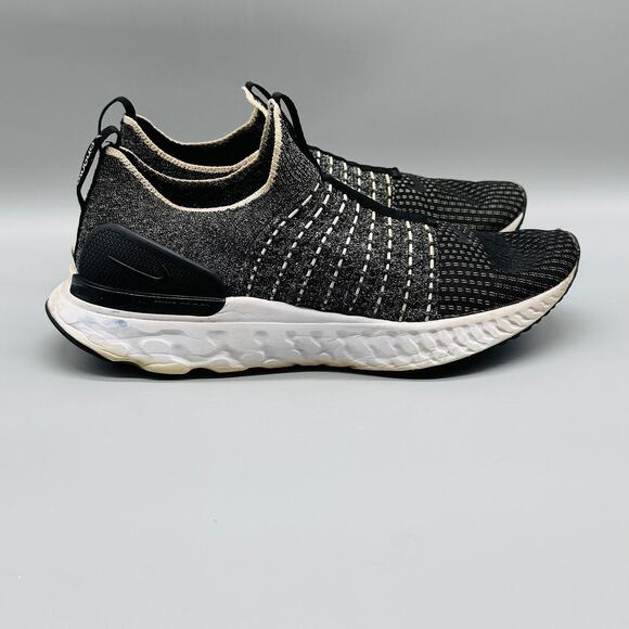 nike react phantom run flyknit 2 black white
